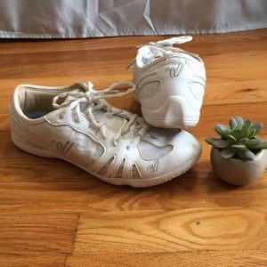 Size 8.5 Varsity Cheer Shoes⚡️